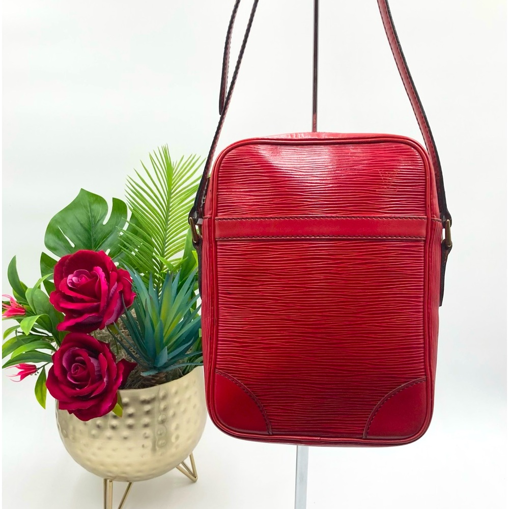 🔥Louis Vuitton Danube Red Epi Leather VTG Crossbody Shoulder Bag Pouch